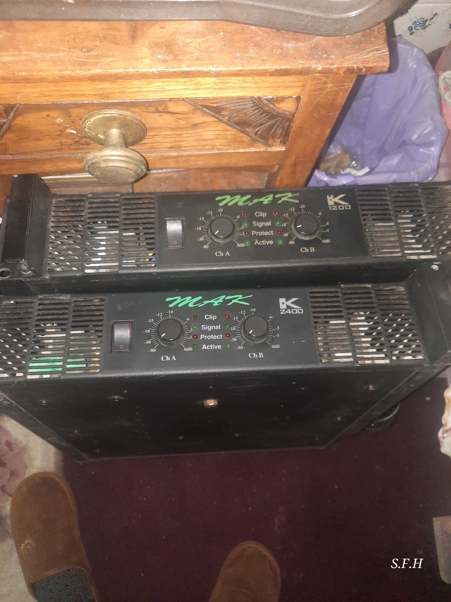 Vendo Amps Mack 2400 e 1200