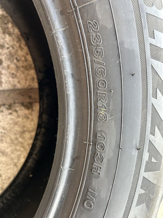 Opony zimowe 235/60R18 x 2 szt Bridgestone