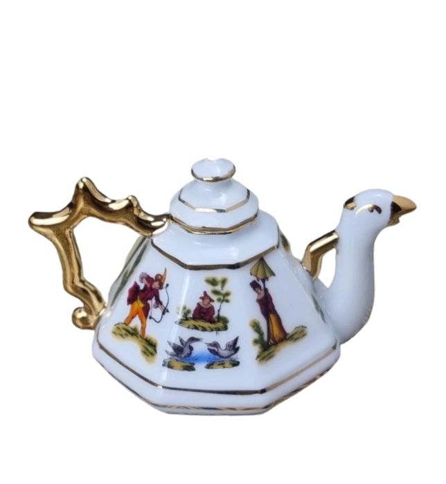 Dzbanek do herbaty. Chińska porcelana.