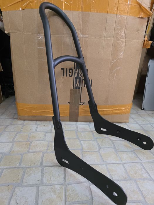 Sissy Bar / Encosto universal para mota – novo