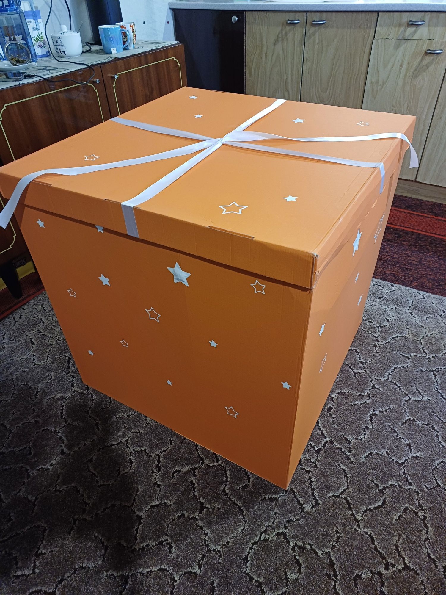 Коробка подарункова 70×70×70 для повітряних кульок