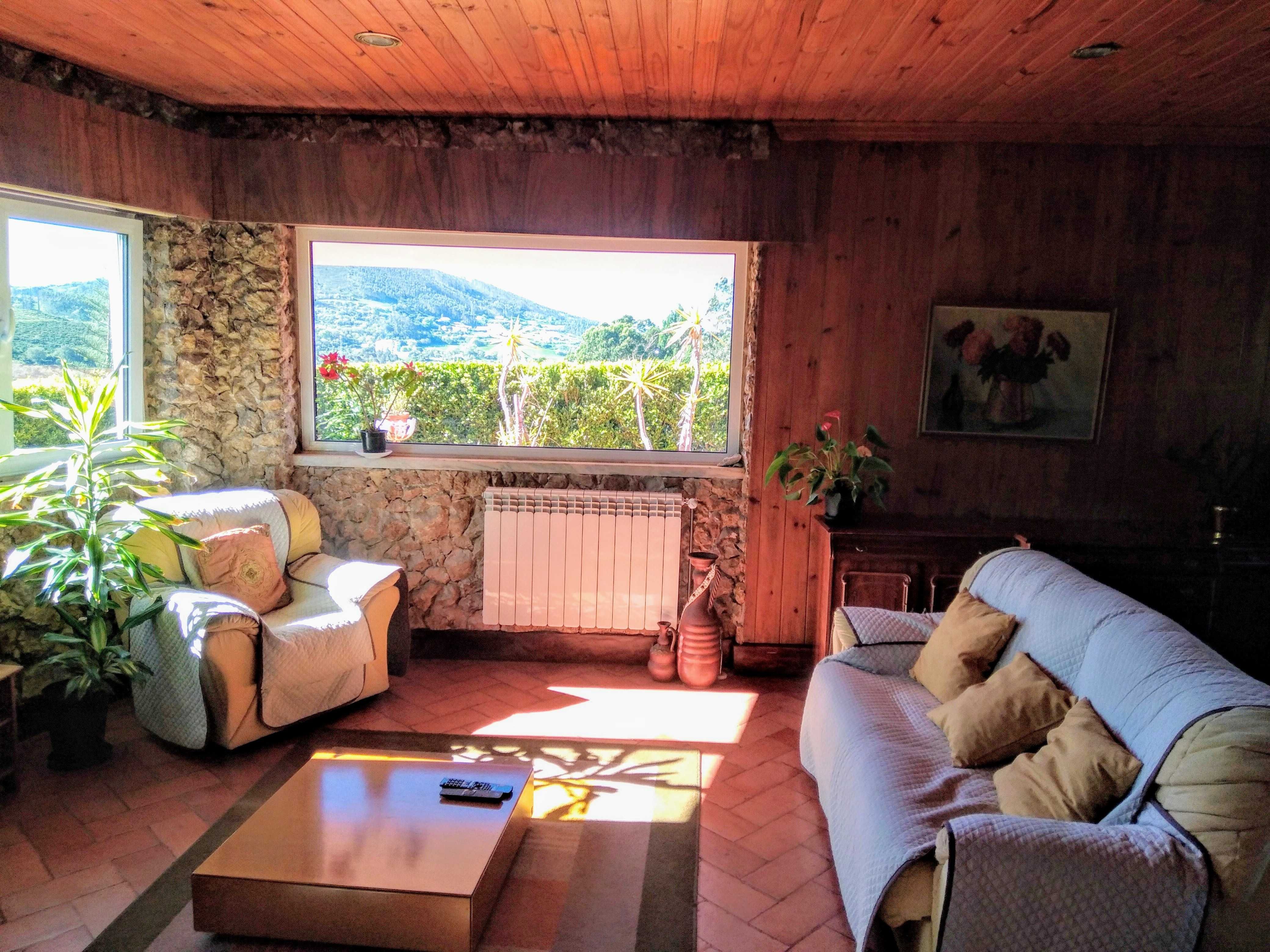 Alugo quarto  a senhora na MALVEIRA Mafra