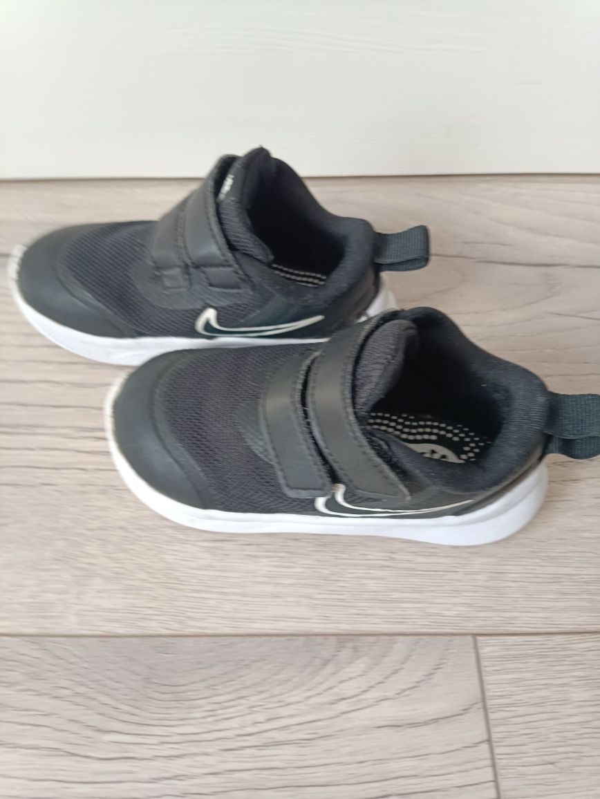 Nike Star Runner 3 rozmiar 22