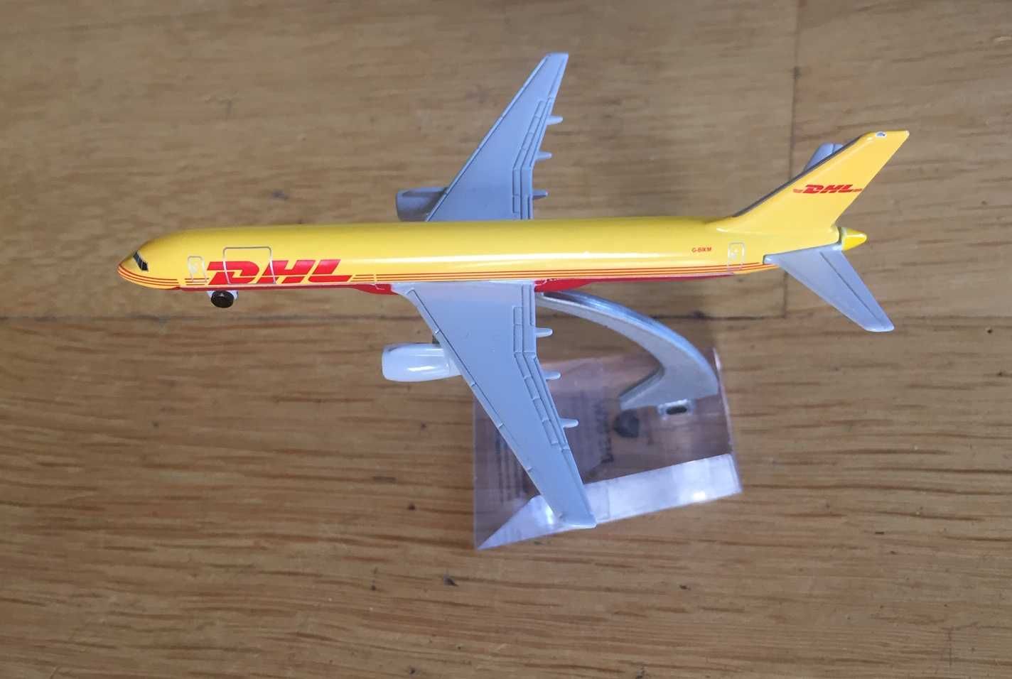 metalowy model BOEING 777 - DHL