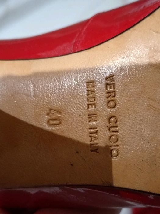 Buty lakiery królewny