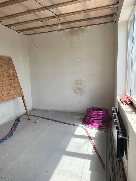 Таун в Бучі з частковим ремонтом,поруч вся інфраструктура!Газ!