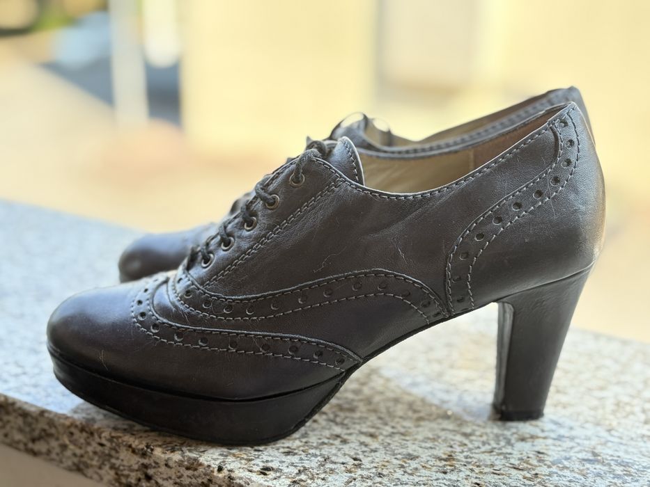 Botins em pele (nunca usados) HAITY (tam 38)