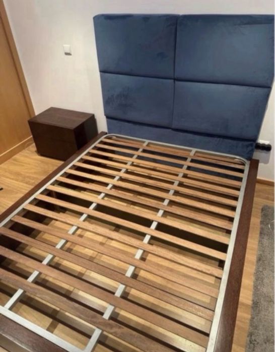 Conjunto de cama + mesinha de cabeceira