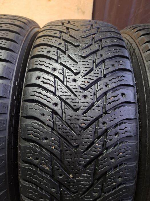 225/65 R17 Nokian  комплект