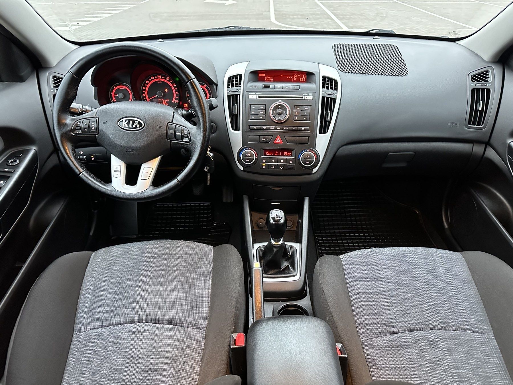 Автомобіль Kia Ceed SW