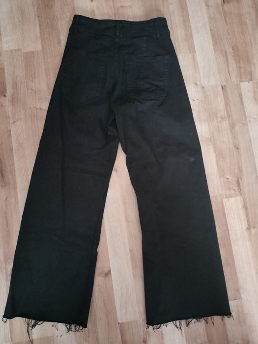 Spodnie damskie Stradivarius