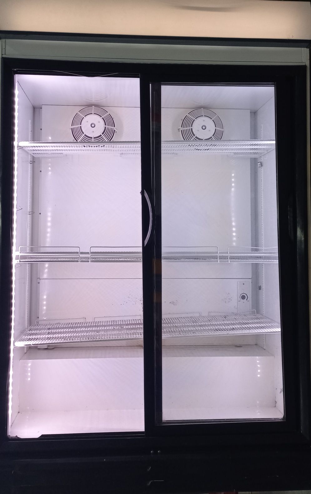 Холодильні вітрини ВХСК-12, Cryspi gamma 1500