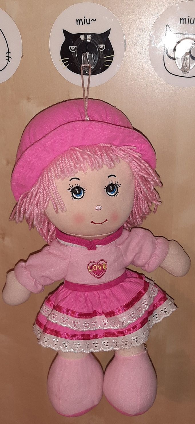 Lalka różowa szmaciana kapelusz