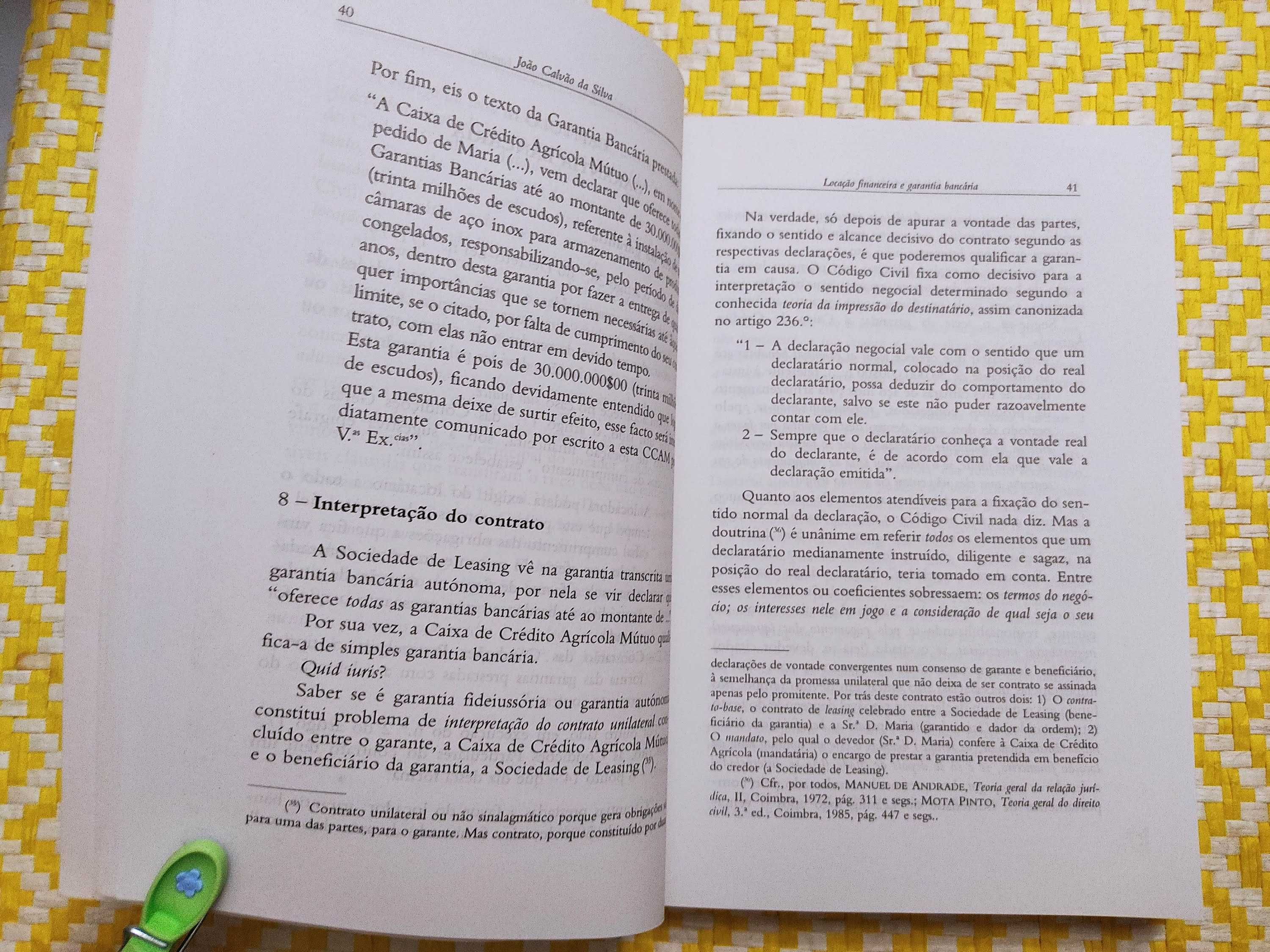 ESTUDOS DE DIREITO COMERCIAL (Pareceres) 
João Calvão da Silva