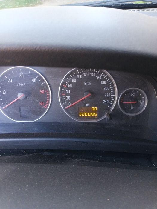 Опель вектра ц 2004 1.9 дизель.