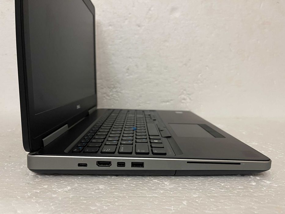 Игровой DELL 7520 + (Intel XEON на 8" ЯДЕР) + 32 ГБ RAM + Видео (4 ГБ)