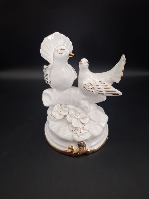 Figurka porcelanowa -gołąbki