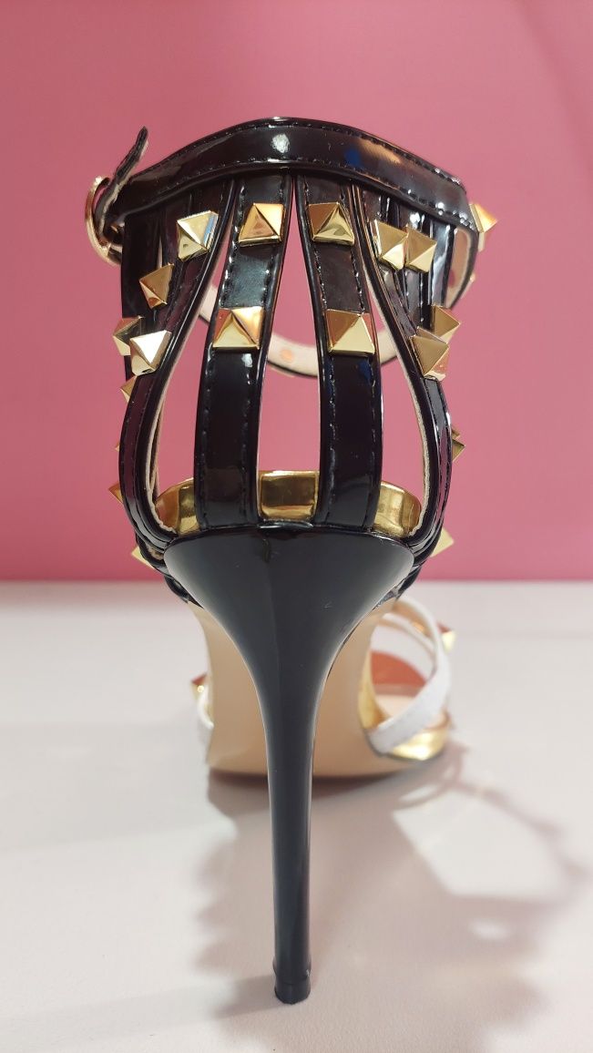 Szpilki sandały a la Valentino z ćwiekami wysokie zjawiskowe NOWE