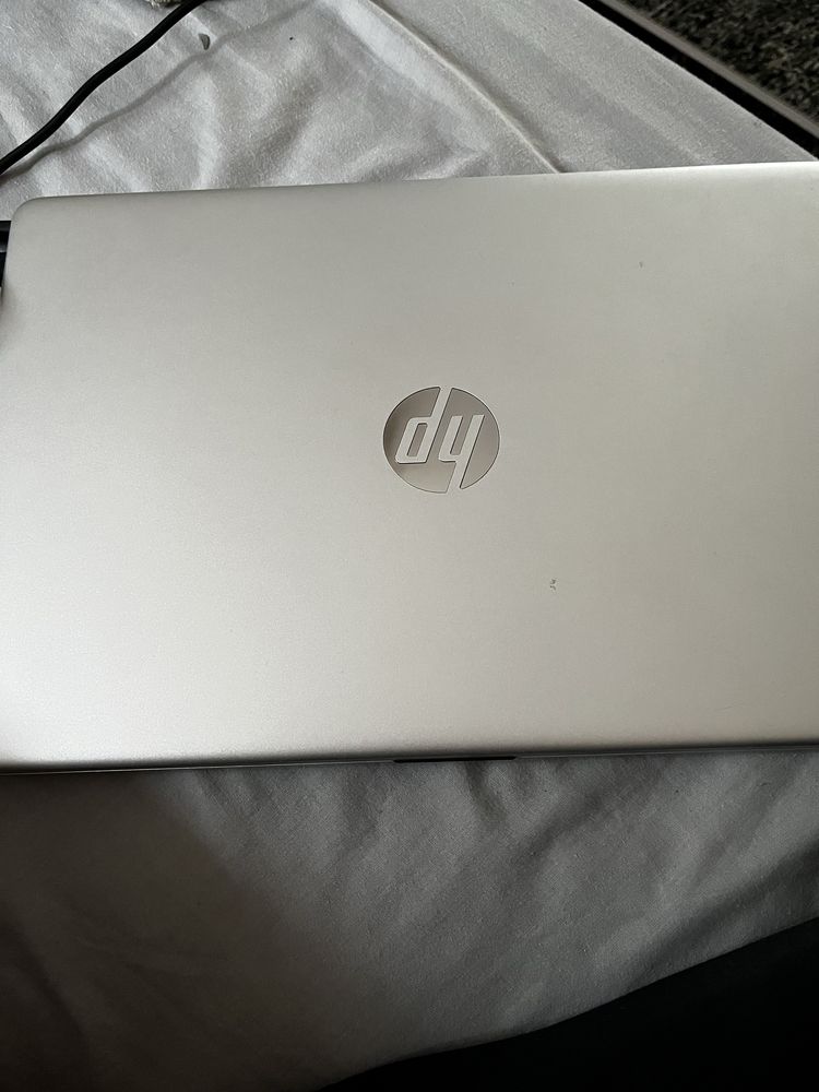 Portatil HP Rizen 5