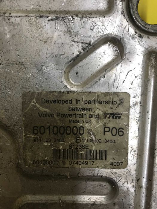 Блок управління двигуном  Volvo Edc  60100000  07404917