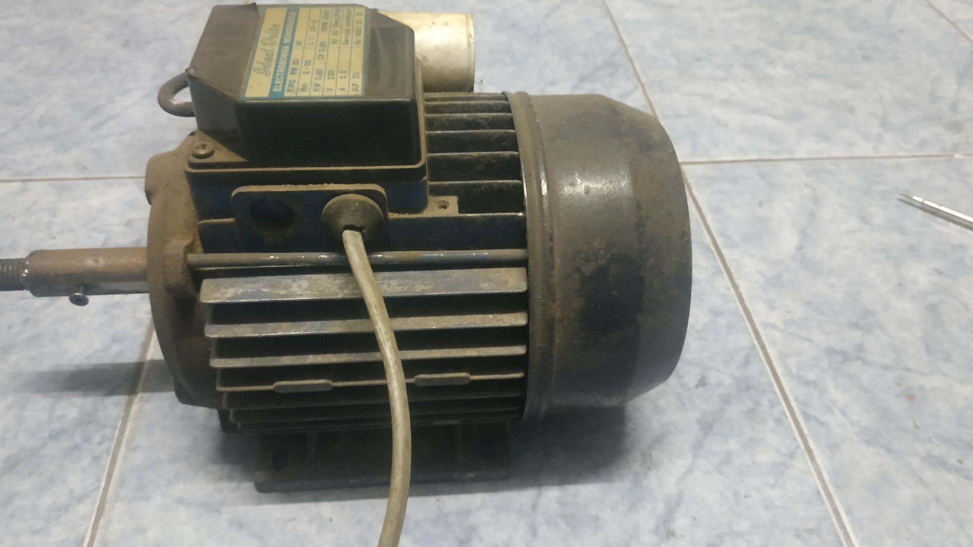 Motor monofásico