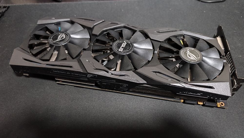 Placa gráfica ASUS ROG STRIX 1080 Advanced Edition