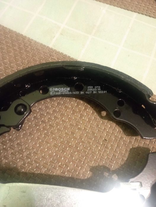 Продам гальмівні колодки BOSCH 200 мм на Audi,Skoda,Seat, Volkswagen