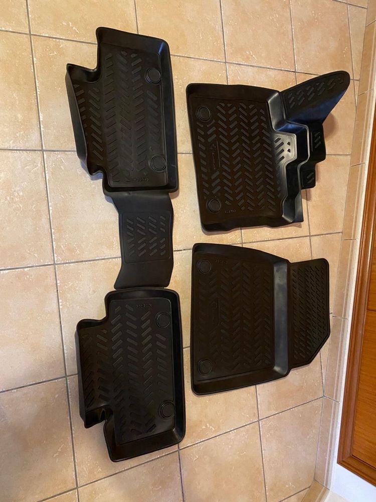 Conjunto de tapetes de borracha de design 3D, para Renault Captur