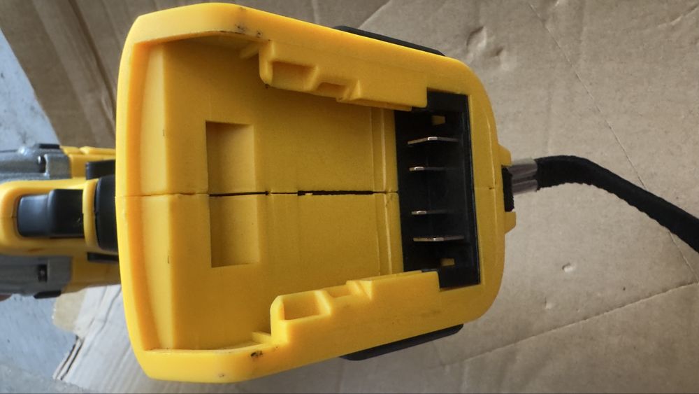 Zakretarka klucz udarowy na baterie Dewalt