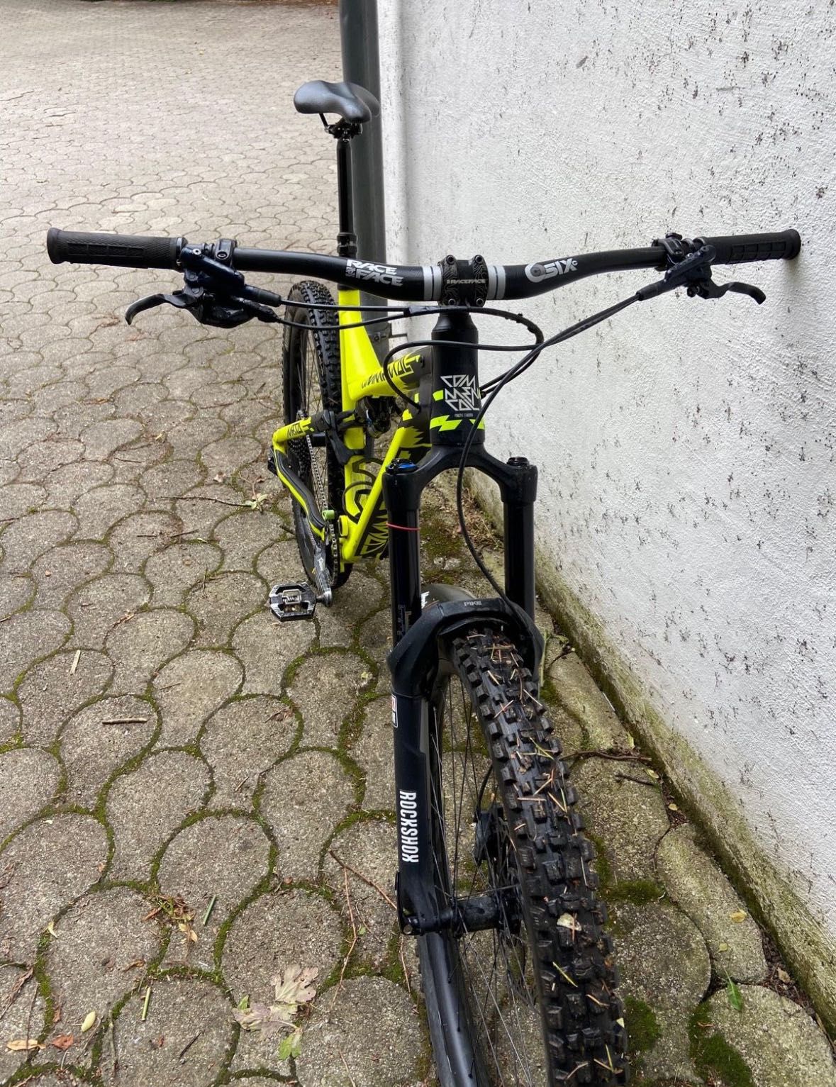 Commencal Meta V4 Race M/L 27,5 RS Pike RCT3 Shimano SLX RaceFace