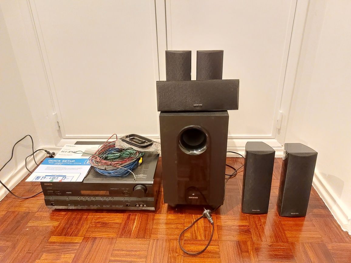 Sistema de som 5.1 Onkyo home cinema