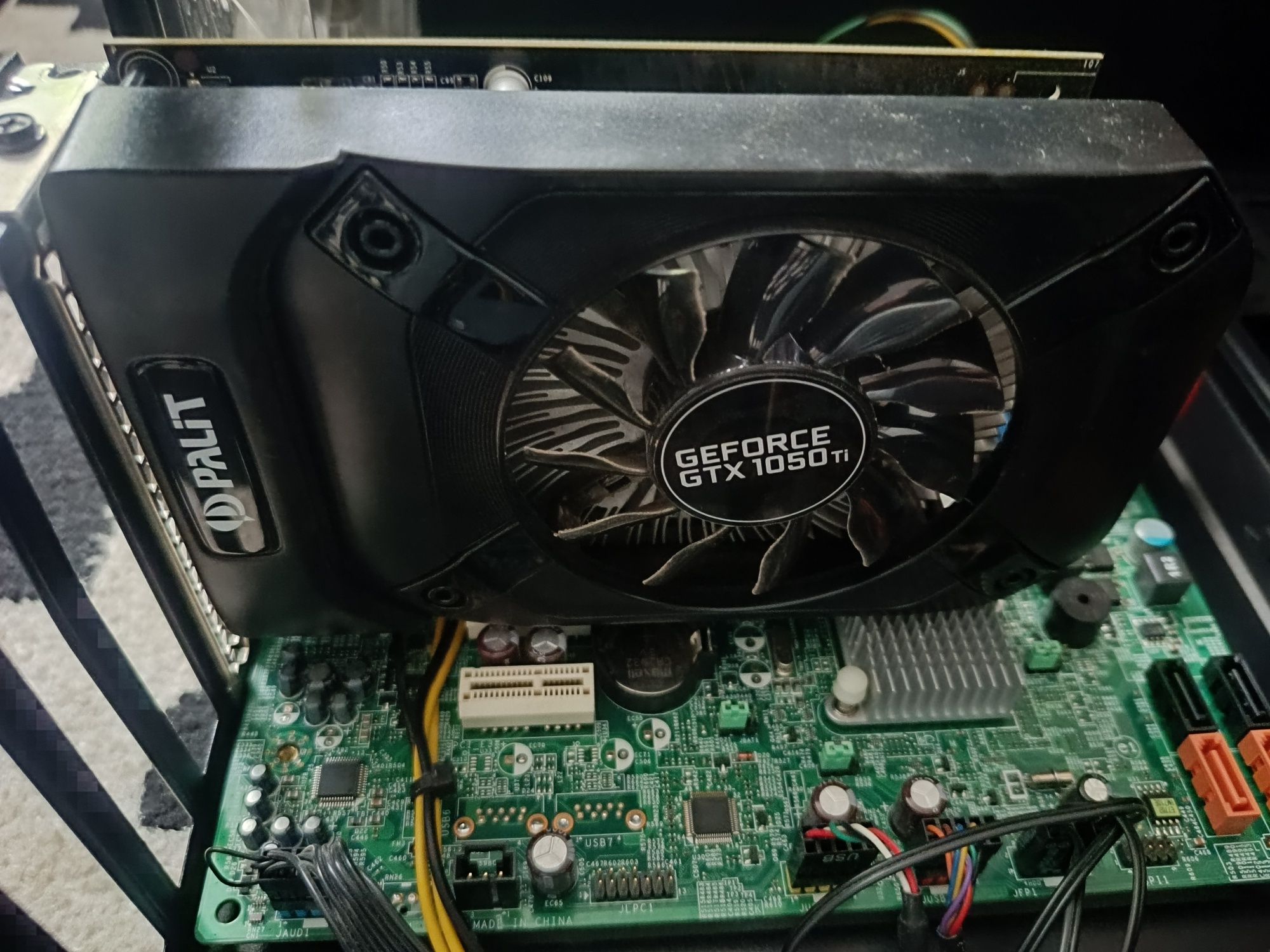 Komputer PC + monitor 24 cale. Do gier/pracy