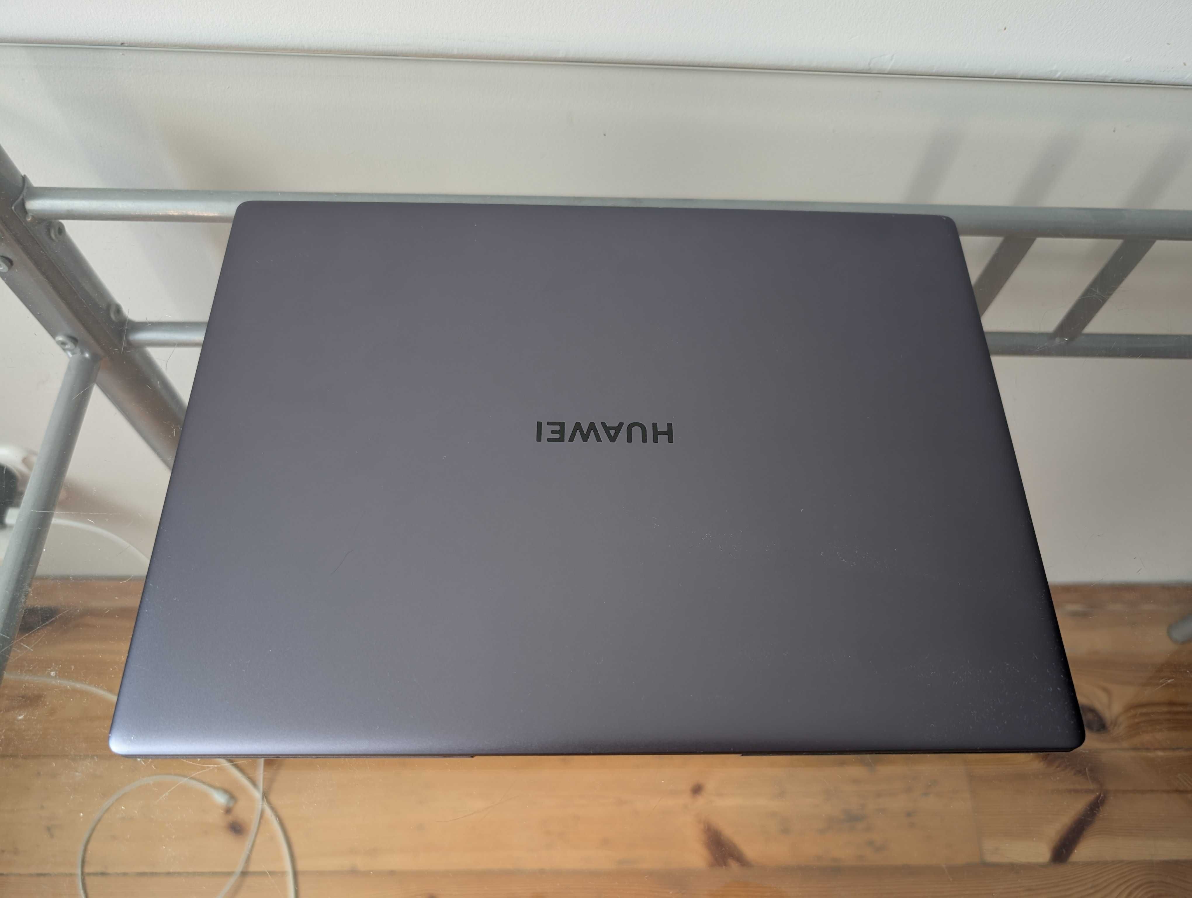 Laptop Huawei MateBook 14 2160 x 1440 3:2 ryzen 4600H 512GB aluminiowy