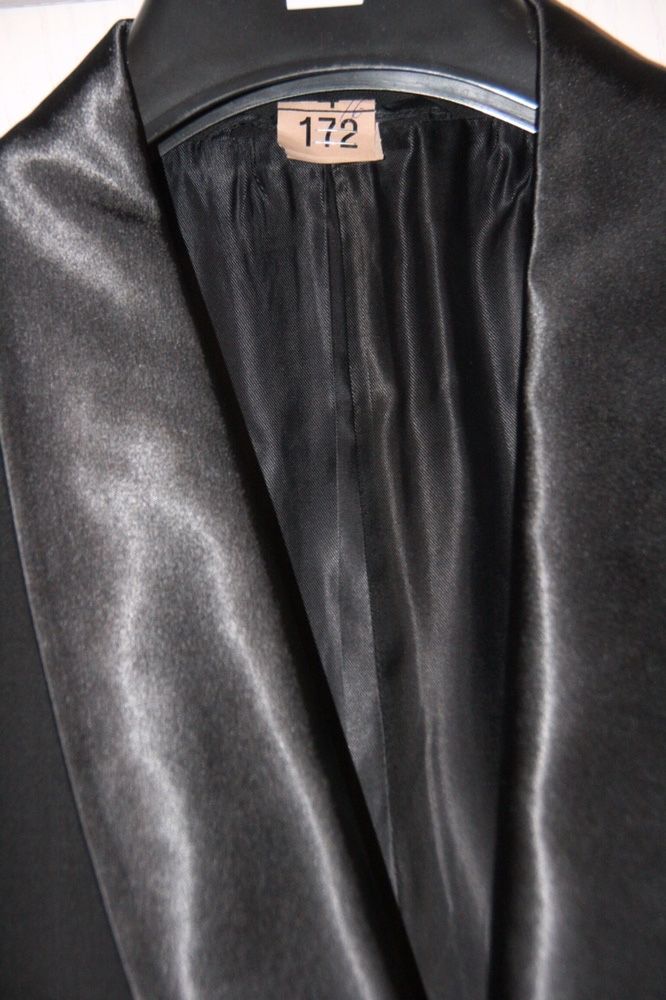 Черный костюм смокинг размер 48-50 рост 182-185
