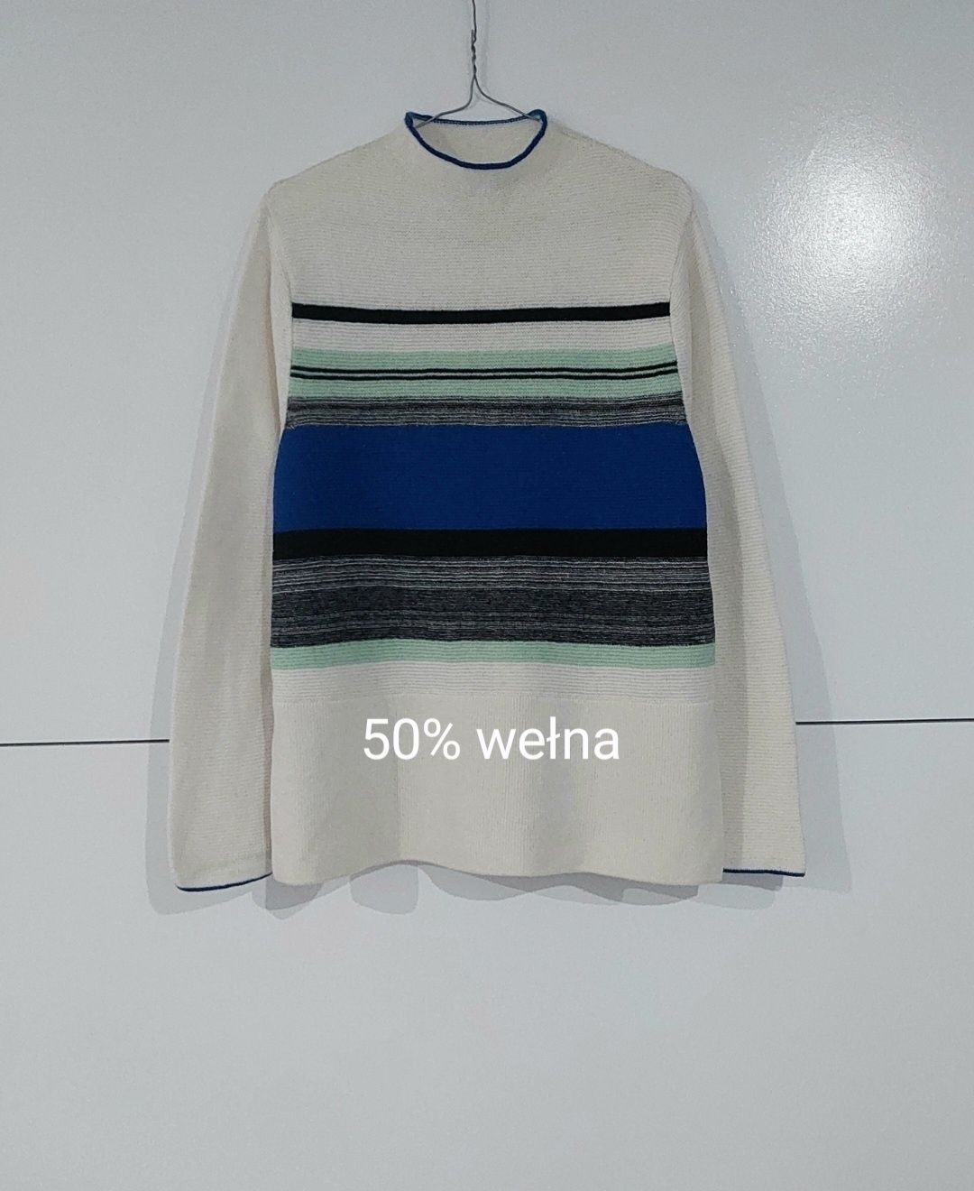 Sweter &Other Stories 34 XS półgolf kremowy wełniany w paski rozcięcia