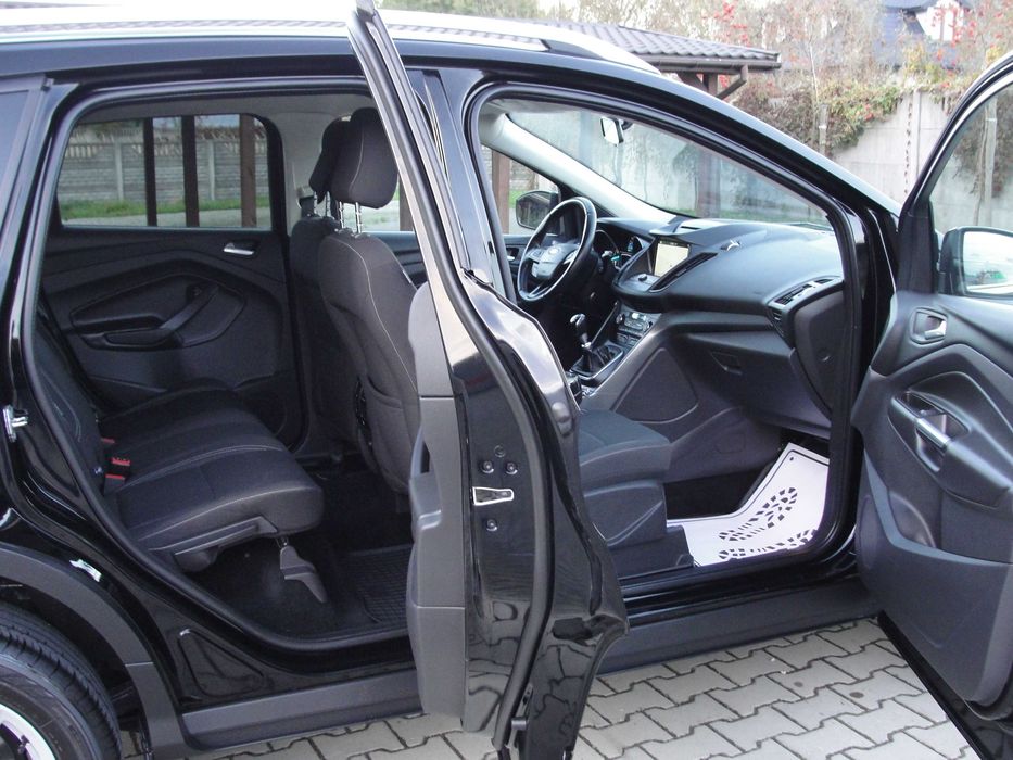 Czarna Kuga 1.5 Turbo lift navi* el. klapa* I-ręka