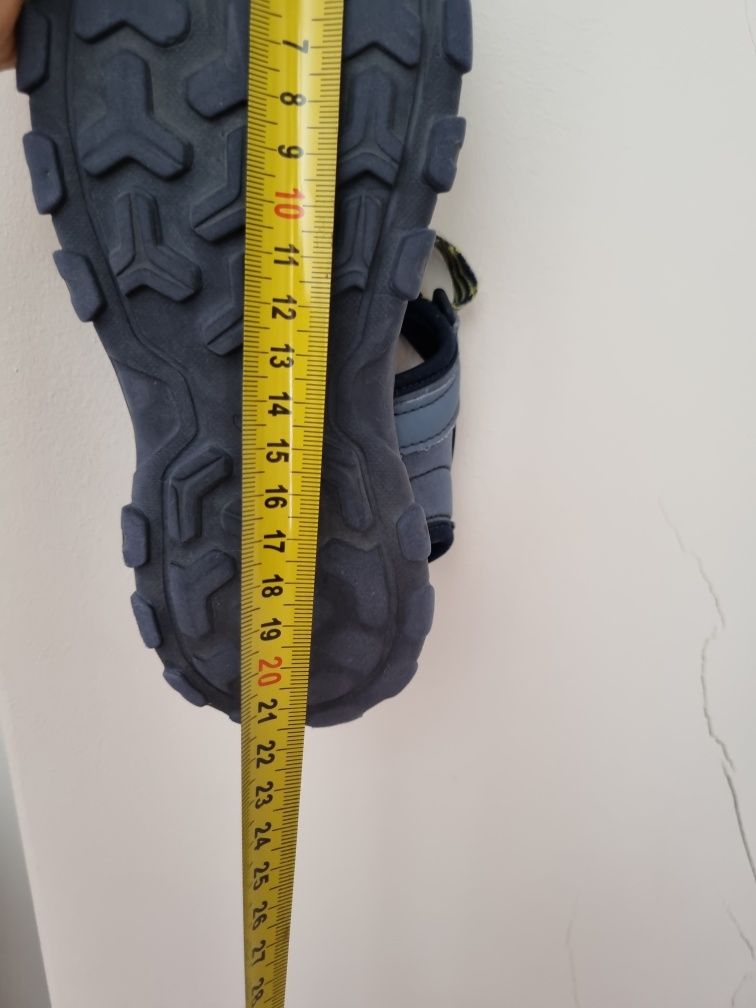 Sandálias azuis da Quechua 32/33