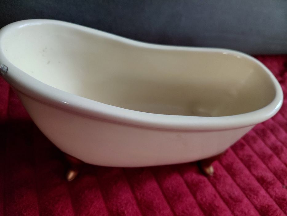 Porcelanowa wanienka dla lalki