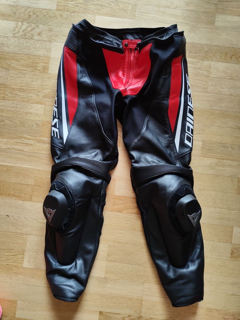 Kombinezon motocyklowy Dainese AVRO D2 2PC BLACK/RED 54