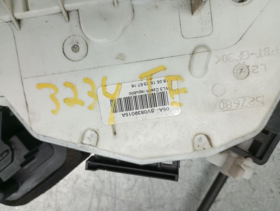 Fechadura / fecho porta trás esquerdo SKODA Fabia III Hatchback (NJ3)