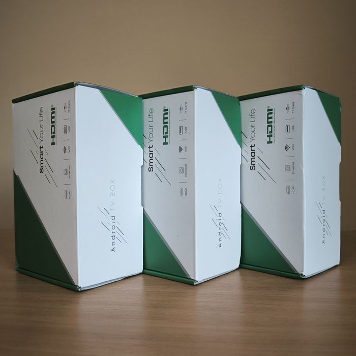 Смарт ТВ приставка Tanix W2 4/32 + 6 міс. IPTV телебачення