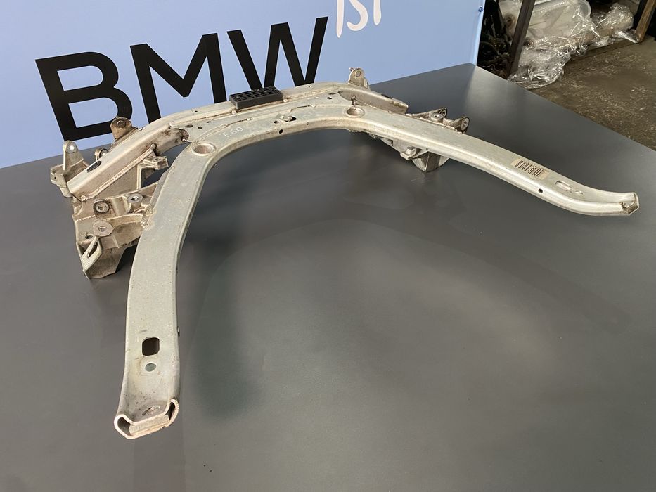 Передній Підрамнник BMW E60 E61 Подрамник БМВ Е60 Е61 Передня Балка
