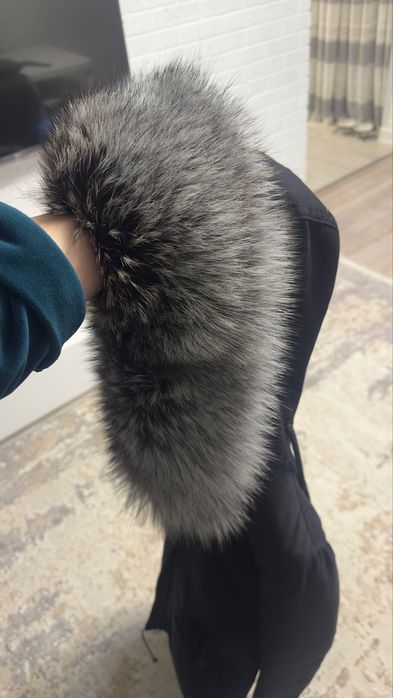 Продам зимову парку натуральне хутро