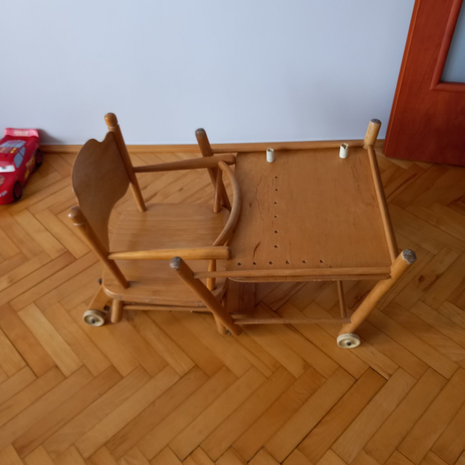 Stołek do karmienia z PRL