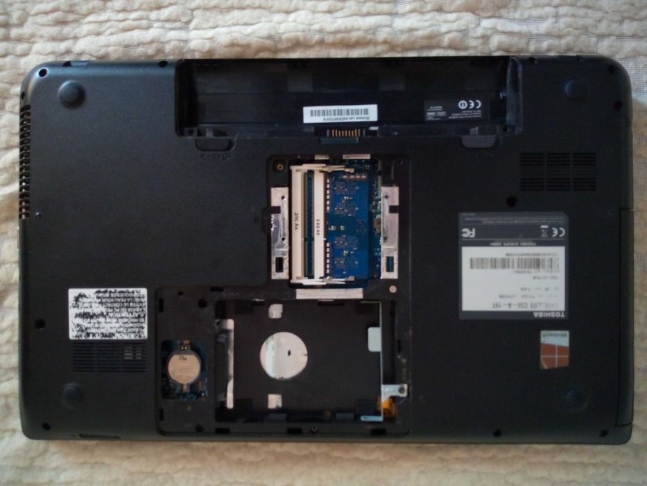 Laptop Toschiba procesor I3 z wadą matrycy