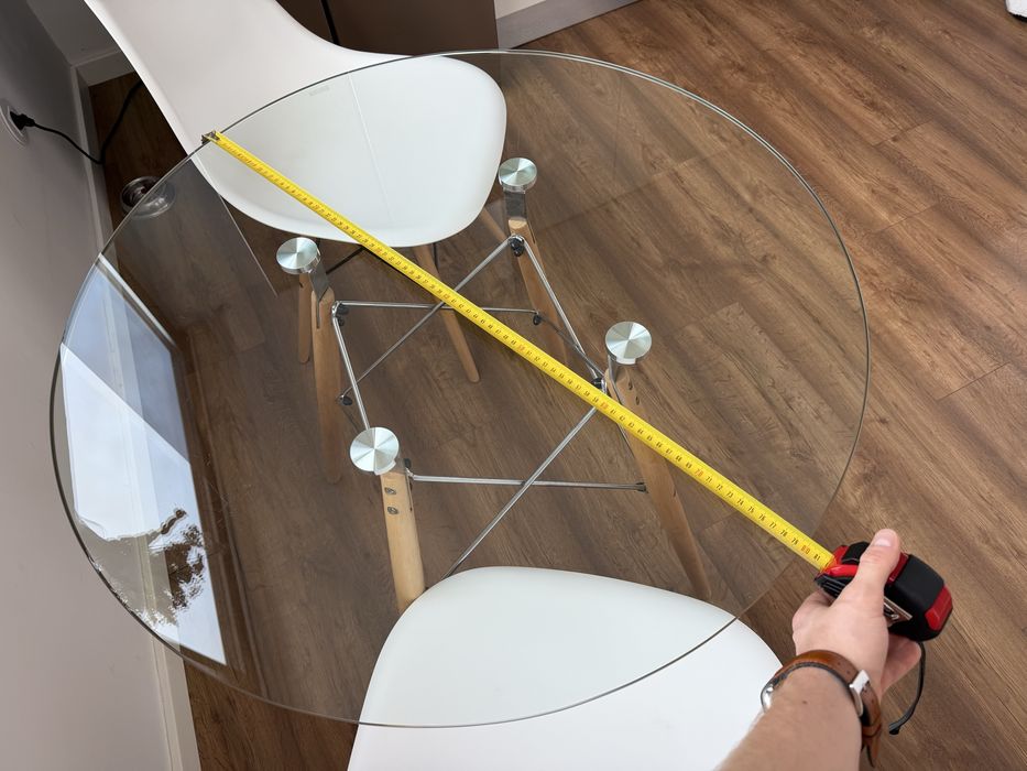 Mesa de vidro com 2 cadeiras