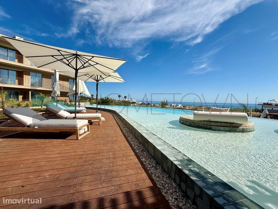Novo apartamento T2, frente mar - Quarteira
