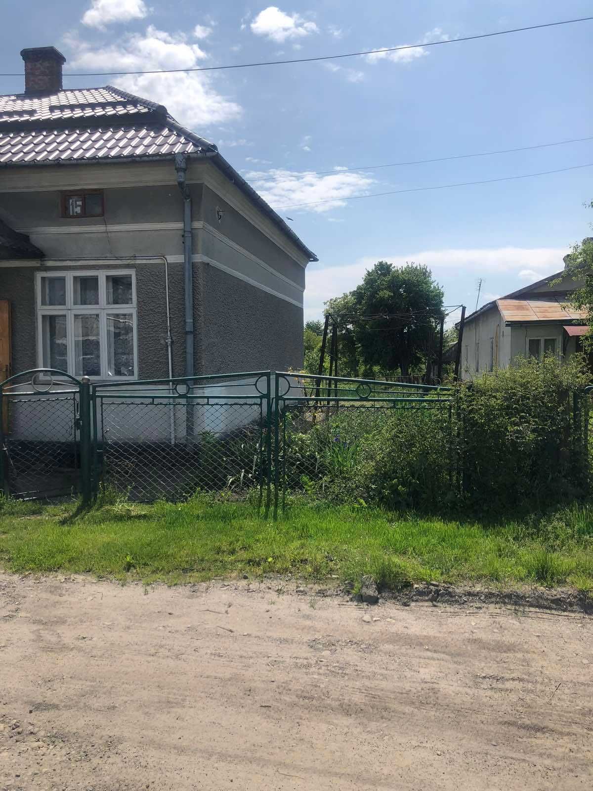 Продається будинок з господарськими будівлями у м.Рогатин