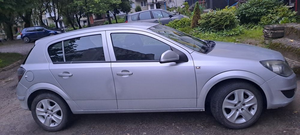 Автомобіль Opel astra H
