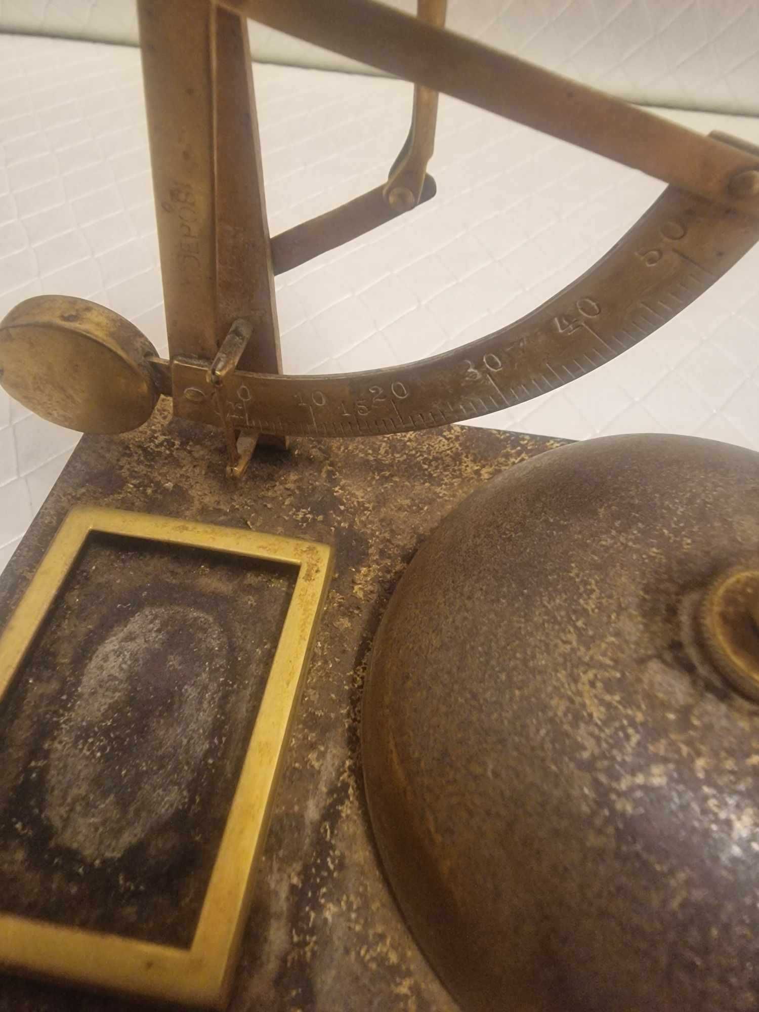 Balança Vintage Dourada
